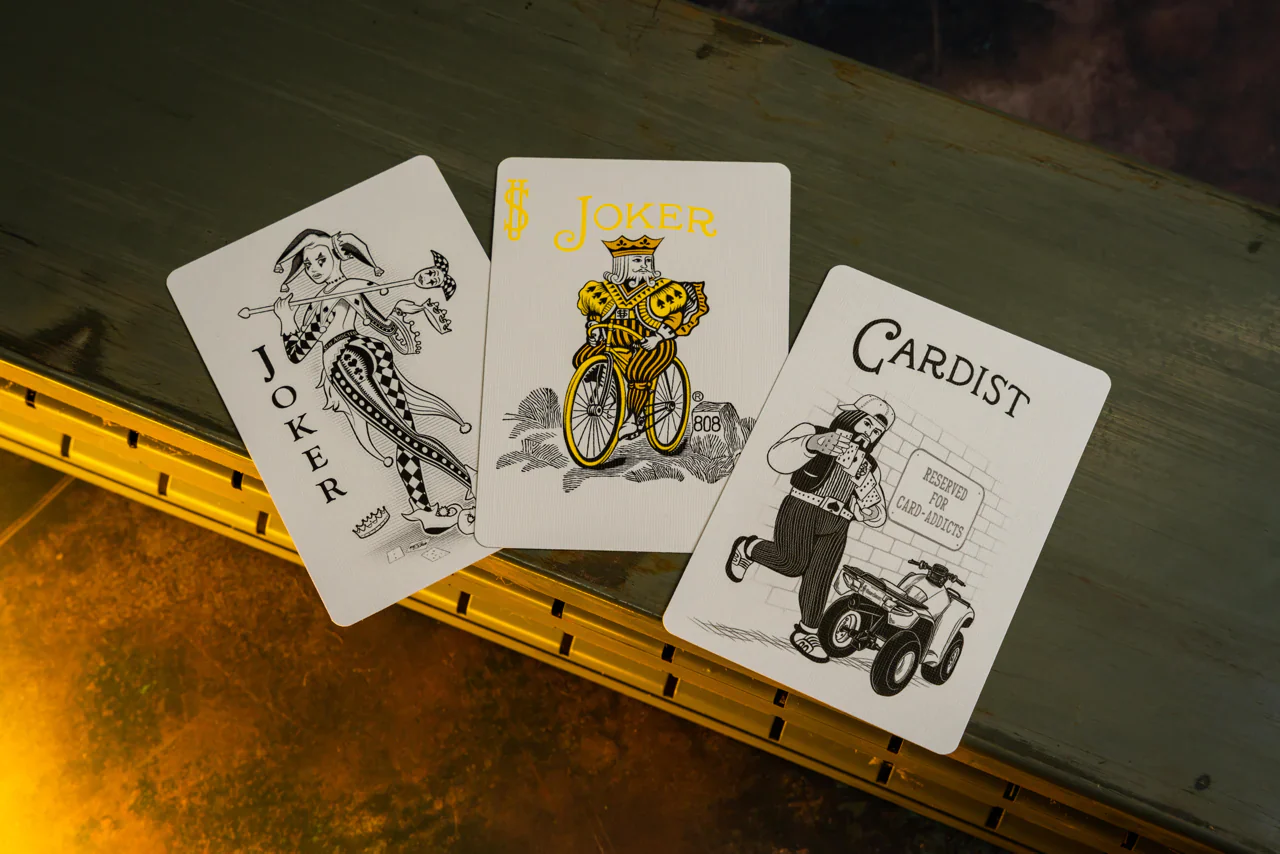 Bicycle Neon Yellow-Starburst Playing Cards Uv-Glow Deck - Image 8