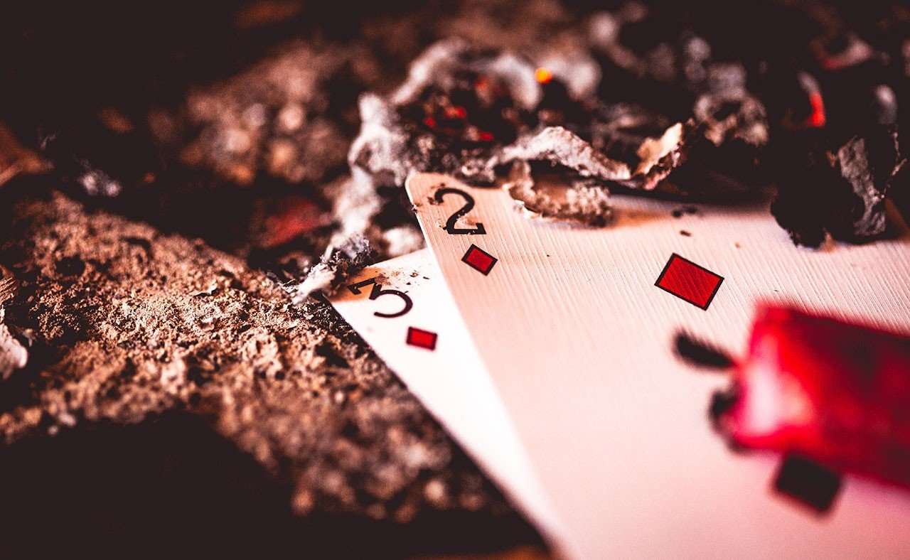 Hellions Red Playing Cards Cartamundi - Image 7