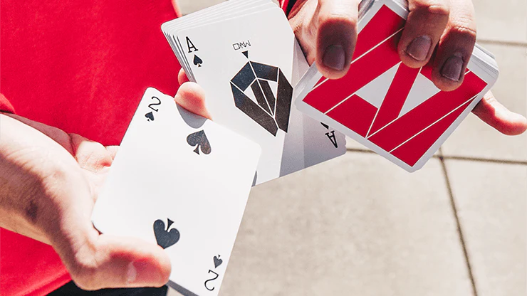 Mako Red Playing Cards USPCC - Image 3
