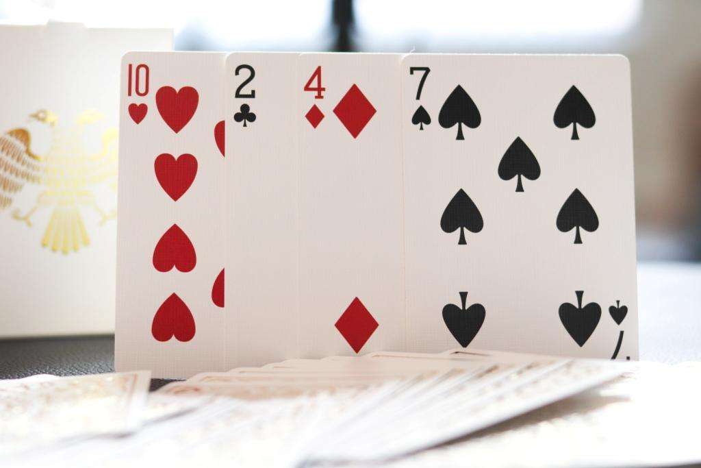 Regalia White Gold Luxury Playing Cards Cartamundi - Image 8