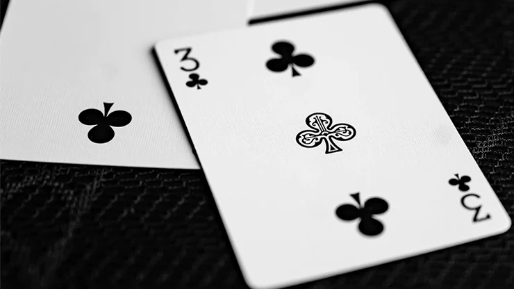 Smoke & Mirrors Anniversary Edition: Rouge Playing Cards by Dan & Dave - Image 2