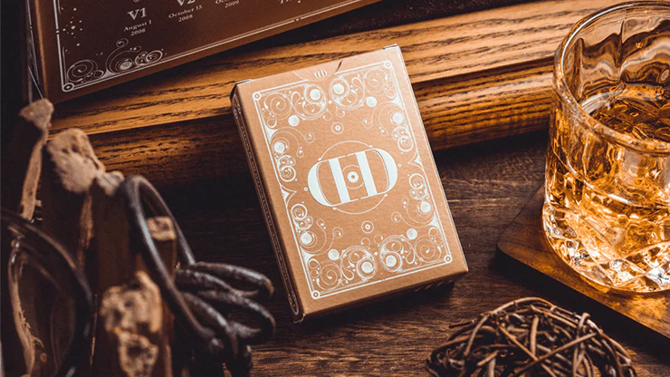 Smoke & Mirrors v8 Gold Playing Cards USPCC - Image 2
